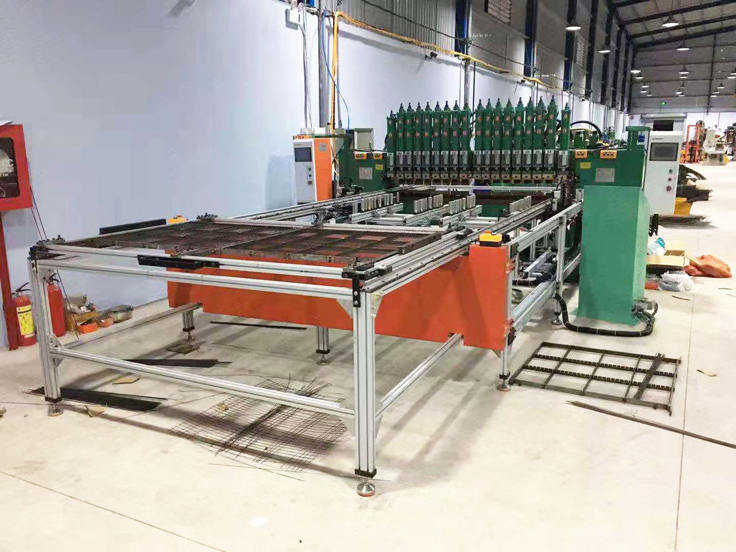 เครื่องเชื่อมสปอตอุตสาหกรรมแบบปรับความถี่ได้ Gantry Type Row Welding Machine 150KVA